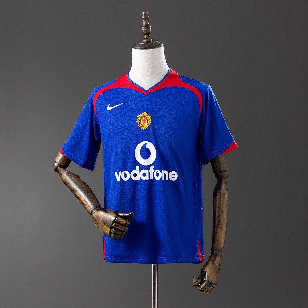 05/06 Manchester United Away Retro Jersey - front view