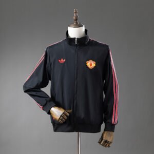 Manchester United Retro Windbreaker Jacket - Black - front view