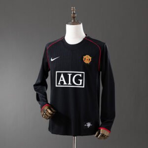 07/08 Manchester United Long Sleeve Retro Jersey - Black - front view
