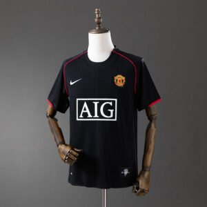 07/08 Manchester United Retro Jersey - Black - front view