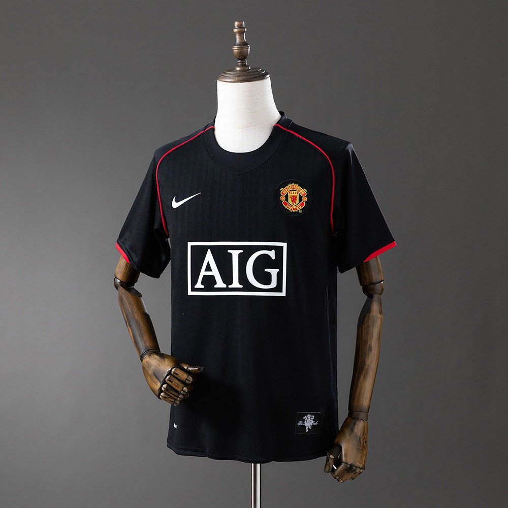 07/08 Manchester United Retro Jersey - Black - front view