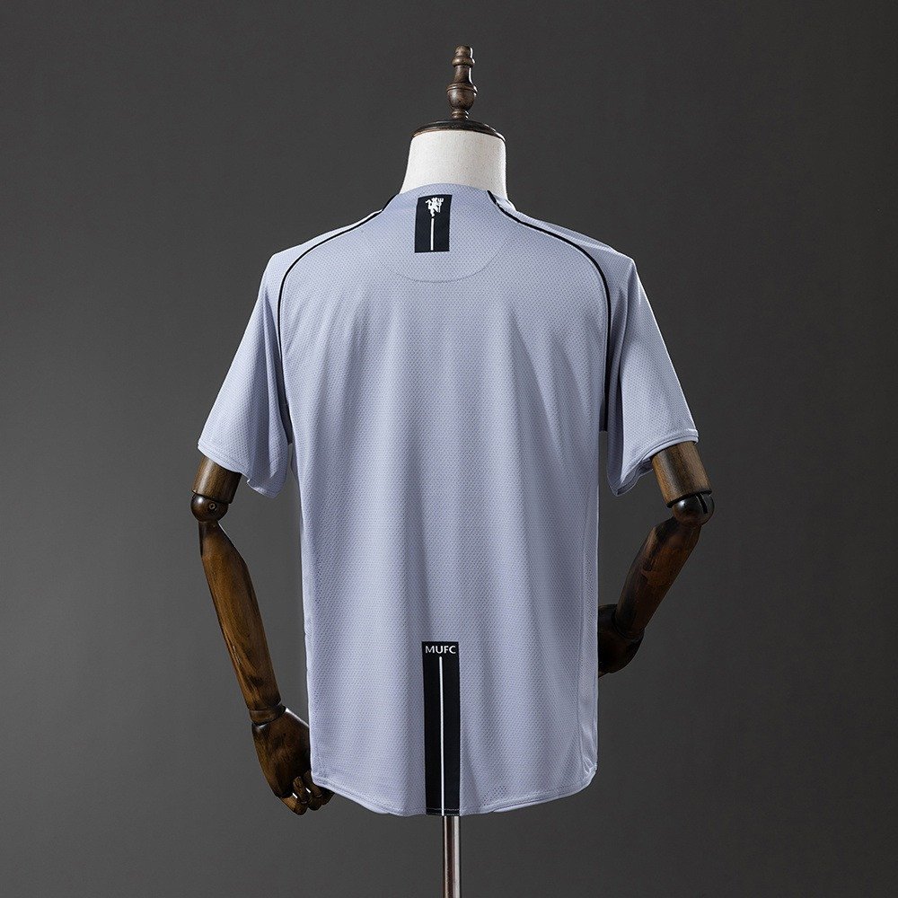2007 Manchester United Retro Goalkeeper Jersey - Grey - back view