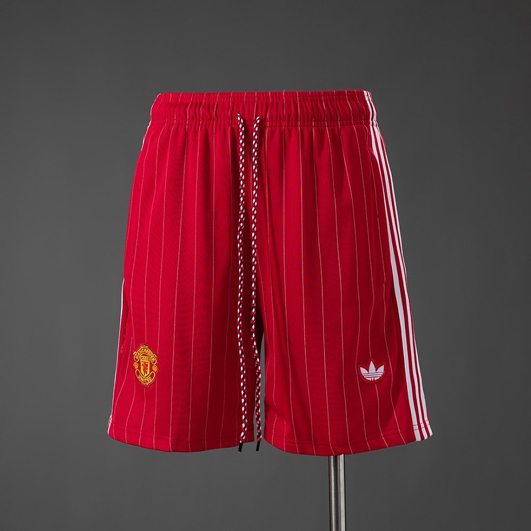 M-U Terrace Icons Shorts Red - front view