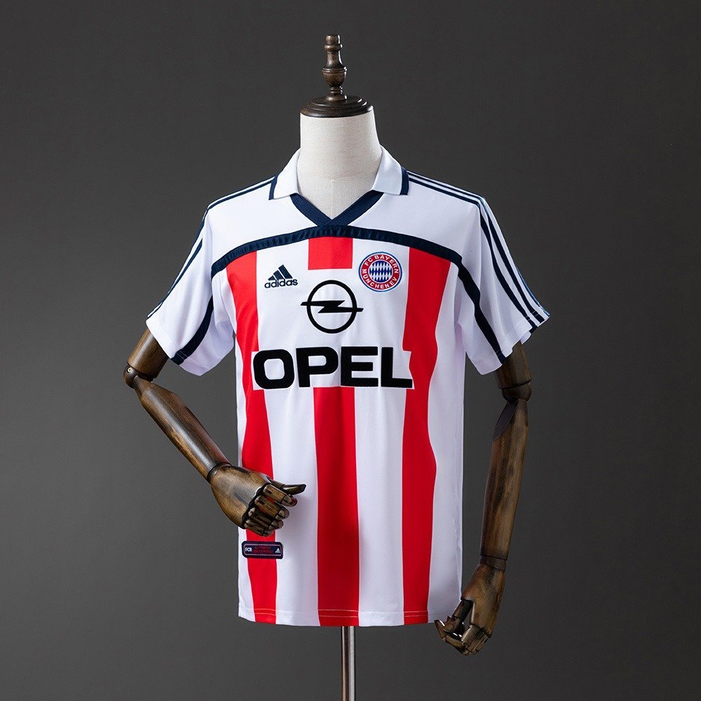 00/02 Bayern Munich Away Jersey Retro - front view