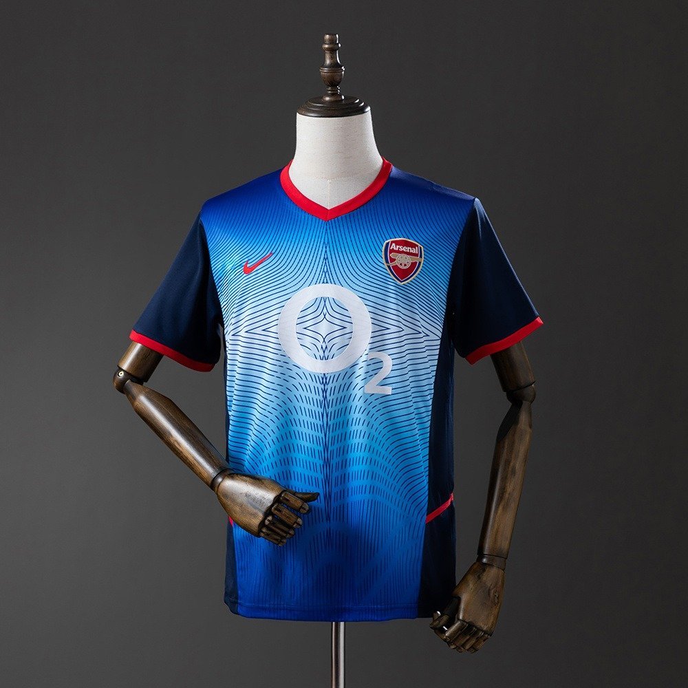 02/04 Arsenal Away Jersey Retro - front view