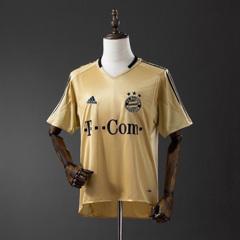 04/05 Bayern Munich Away Jersey Retro - front view