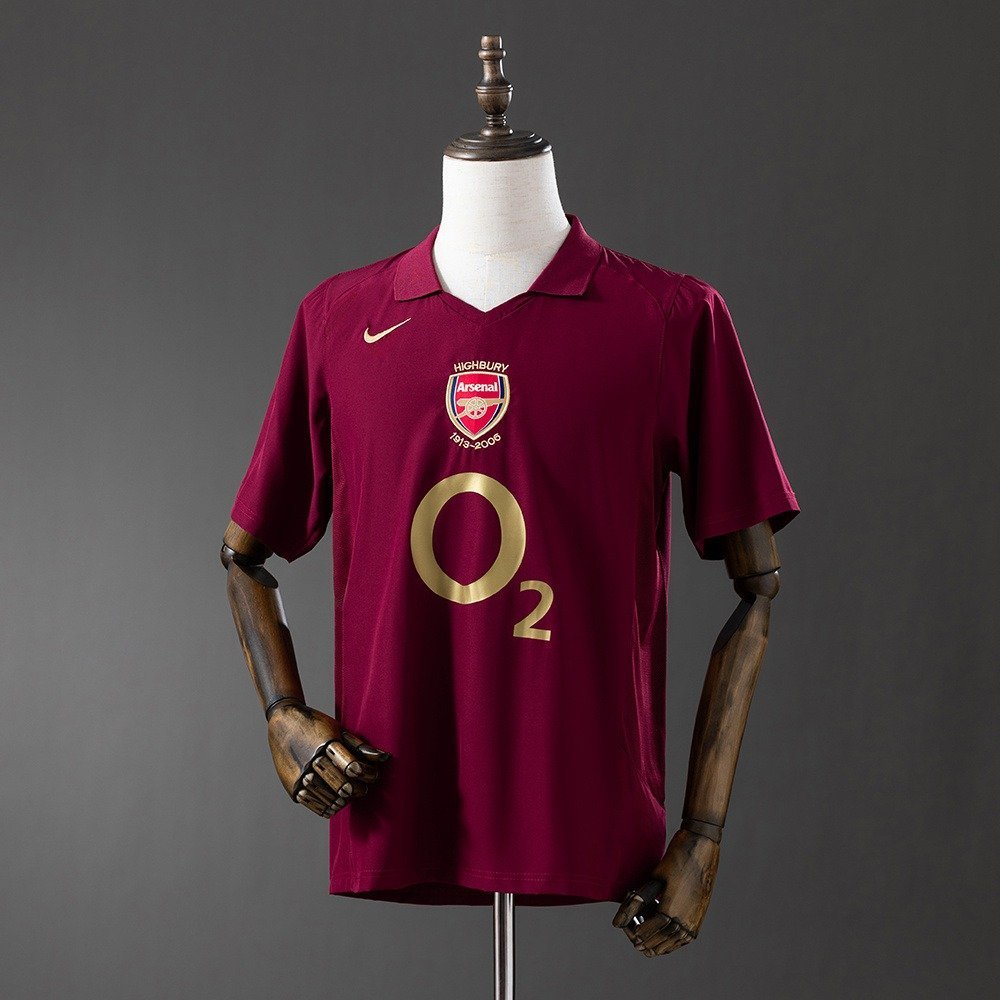 05/06 Arsenal Home Jersey Retro - front view