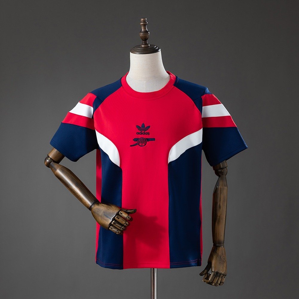 Arsenal T-shirt Retro - front view