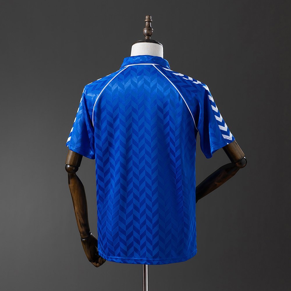 1986-1988 Real Madrid Away Jersey - Blue with Chevron Pattern — alternate view 1