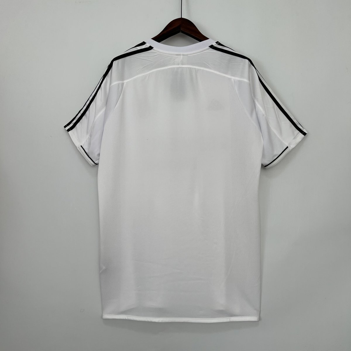 Real Madrid 2003-2004 Home Jersey in White with Black Shoulder Stripes — alternate view 1