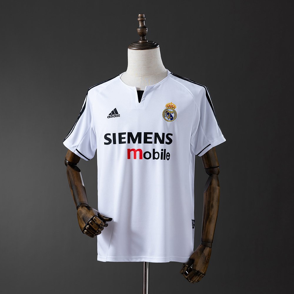 2004-2005 Real Madrid Home Jersey, White with Black Shoulder Stripes — product photo