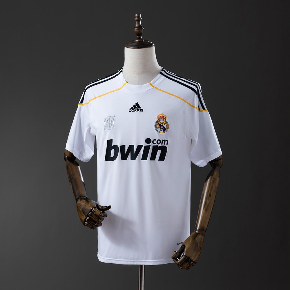 2004-2005 Real Madrid Home Jersey, White with Black Shoulder Stripes — alternate view 1