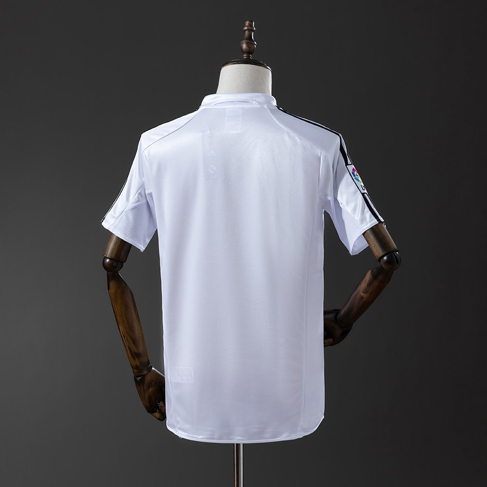 2004-2005 Real Madrid Home Jersey, White with Black Shoulder Stripes — alternate view 4