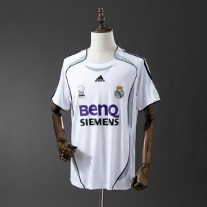 White Black Trim Real Madrid 2006-2007 Home Jersey — product photo