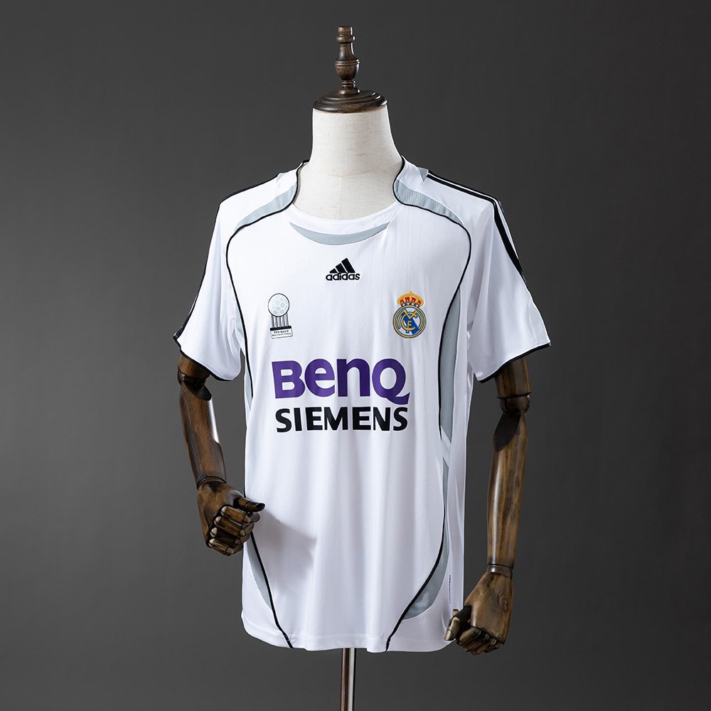 White Black Trim Real Madrid 2006-2007 Home Jersey — product photo