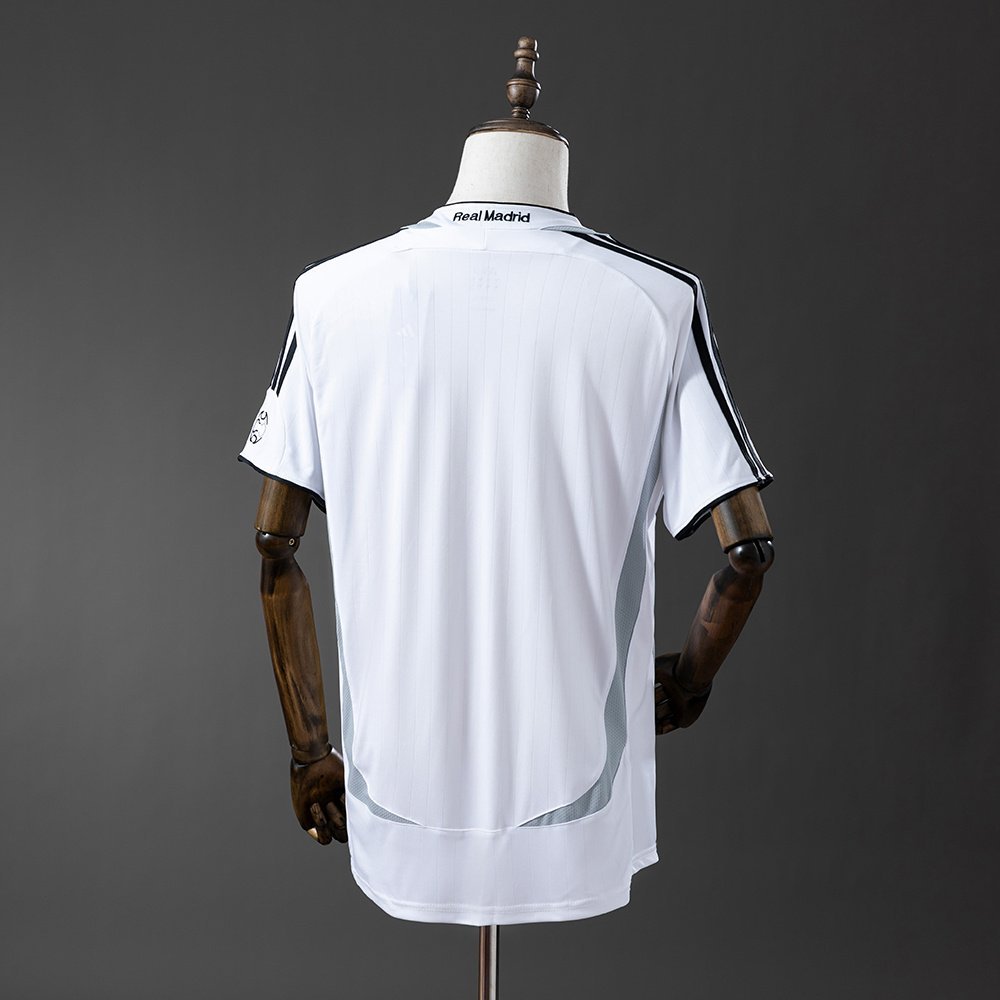 White Black Trim Real Madrid 2006-2007 Home Jersey — alternate view 1
