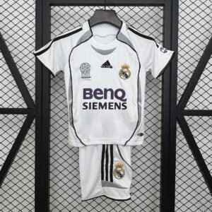 White Black Trim Real Madrid 2006-2007 Home Kids Kit — product photo