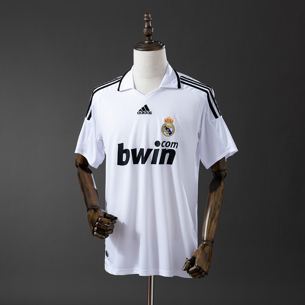 2008-2009 Real Madrid Home Jersey - White with Blue Shoulder Stripes — product photo