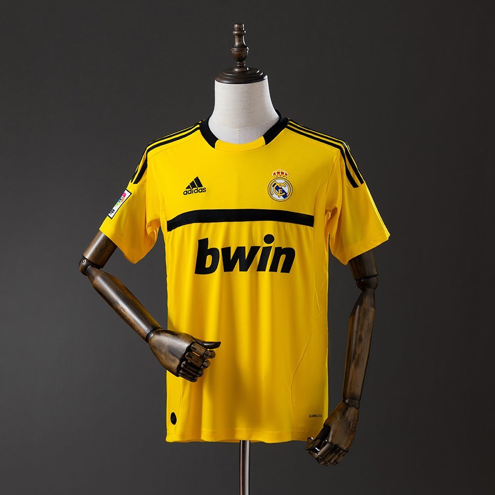 Yellow Black Collar Real Madrid 2011-2012 Goalkeeper Jersey — product photo