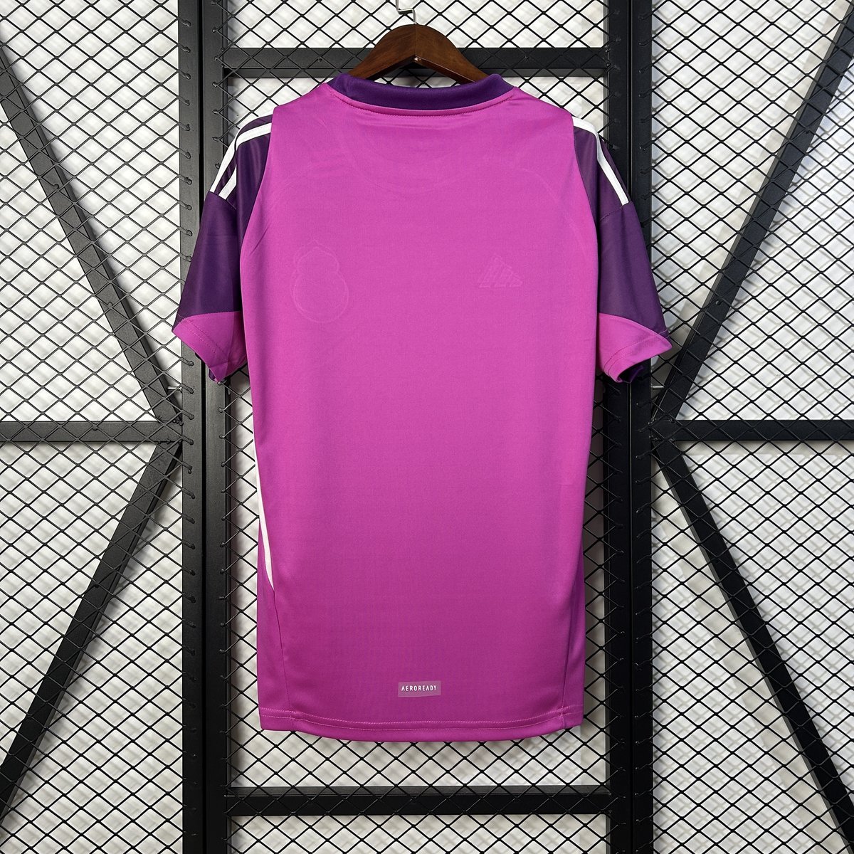 Real Madrid Goalkeeper Jersey 2025-2026 - Purple with Pink Gradient Pattern — alternate view 1